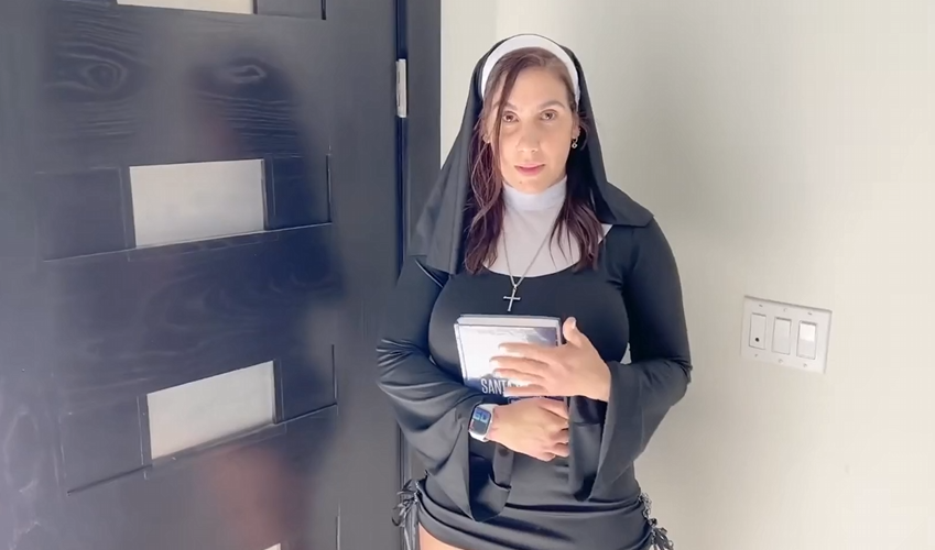 PORN Yiny Leon Big Ass Big Tits Busty Blonde Big Dick เรื่องแม่ชีตูดใหญ่นมใหญ่มาขอบริจาคถึงหน้าบ้าน มีค่าตอบแทนความดีได้ประตูหลัง