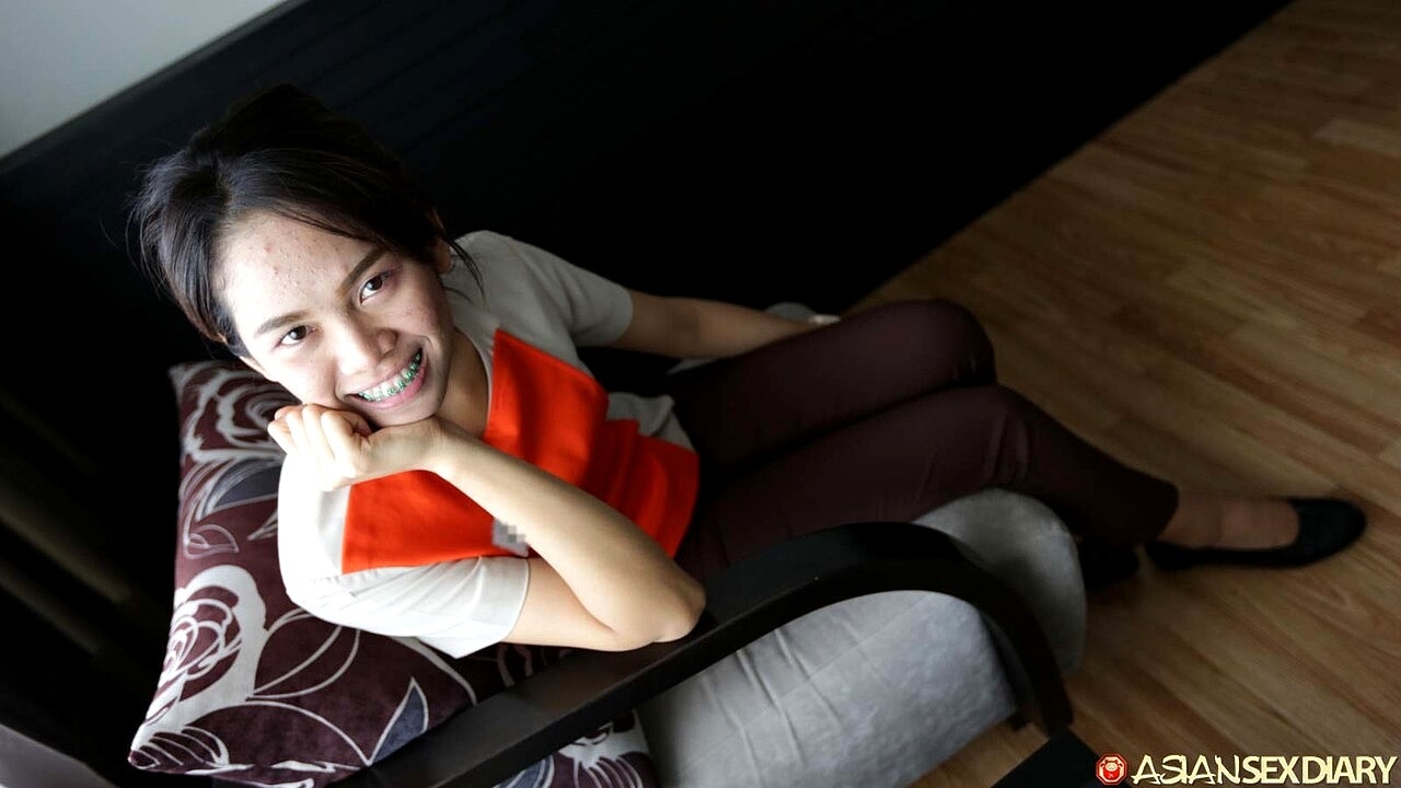 AsianSexDiary – เย็ดแม่บ้านโรงแรม รับงานพิเศษ จัดคาชุดใส่ไม่ยั้งเย็ดร้องแตกใน